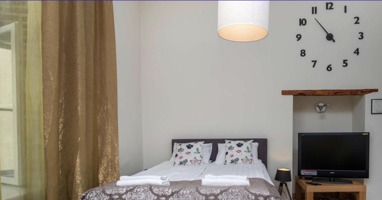 Spacious Studio Apartment In The Heart Of Old Town Tallinn Luaran gambar