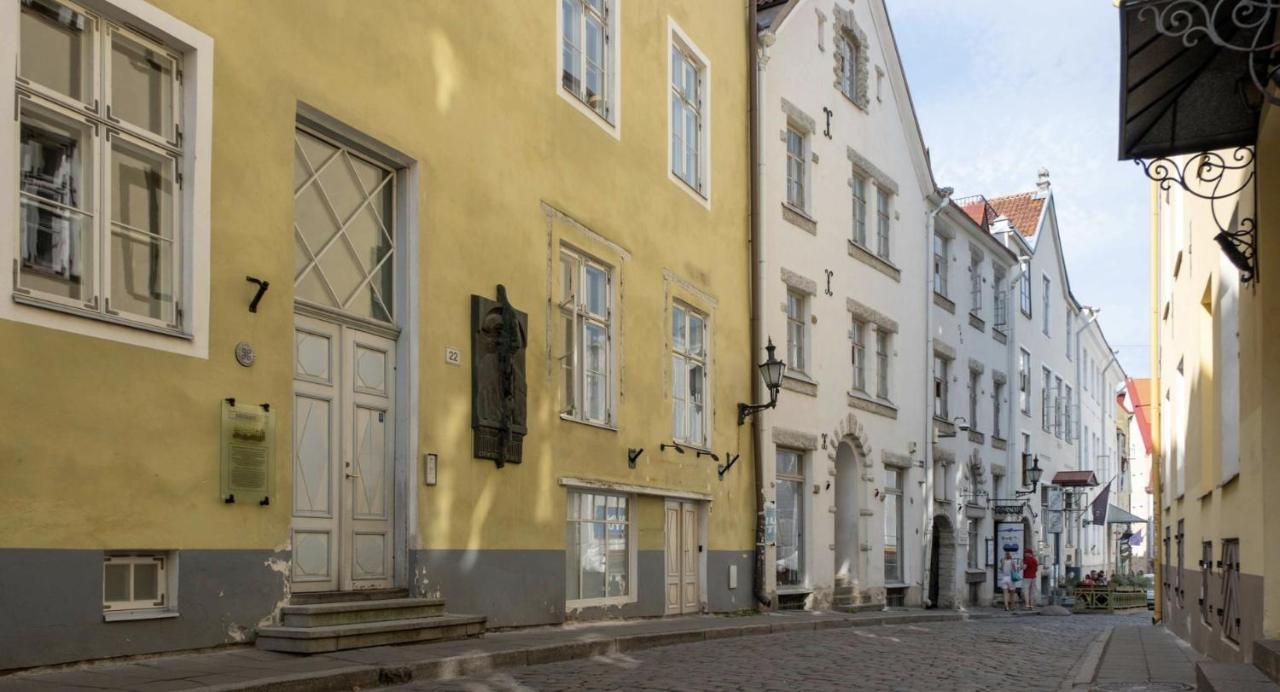 Spacious Studio Apartment In The Heart Of Old Town Tallinn Luaran gambar